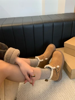 Дамски ботуши Есенни плоски обувки с кръгли пръсти Плюшени зимни обувки Австралия Гумена кожа Lolita глезена кожа дами 2023 Genu