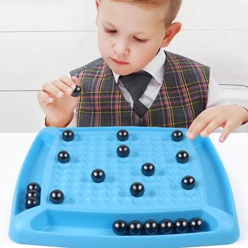 Магнитна шахматна игра с камъни магнит шахматна игра, както е показано Пластмасова + магнитна маса Магнитна рок игра