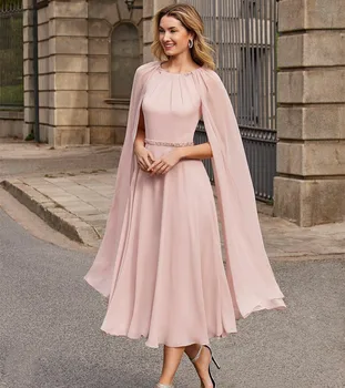 Елегантен къс розов шифон мъниста майка на булките рокли A-линия нагънат чай дължина кръстница рокля с нос за жени