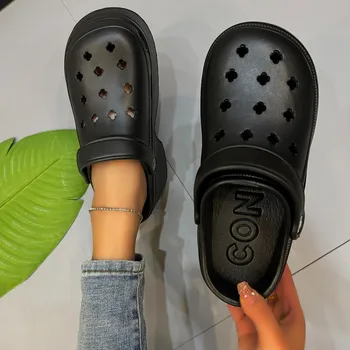 2024 Нови дамски обувки Летни сабо Външна водоустойчива платформа Дамски чехли Плажни пързалки Масажна брада Черни дизайнерски сандали