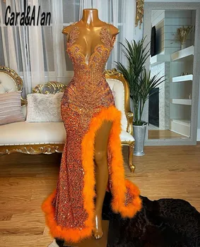 Оранжеви абитуриентски рокли с пайети 2023 Блестящ кристал Сплит пера Вечерна рокля Отвесно деколте Черни момичета парти рокли